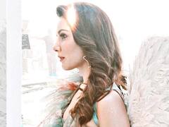 Raashi khanna Phots: అందమైన లోకం..అందులోన నువ్వు అద్భుతం..రాశీ లేటెస్ట్ పిక్స్ పై నెటిజన్ల రియాక్షన్