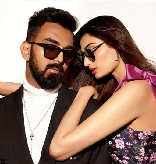 আথিয়া শেট্টি ও কে এল রাহুল- এঁরাও যদিও নিজেদের সম্পর্ক নিয়ে এখনও মুখ খোলেননি। তবে সোশ্যাল মিডিয়ায় তাঁদের 'পিডিএ' বেশ চর্চিত।