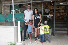 सुबह सुबह बच्चों के साथ फूडहॉल पहुंचीं Sunny Leone, पति Daniel Weber के साथ पूरे परिवार की ये प्यारी तस्वीरें आईं सामने