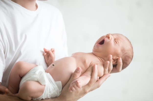 Baby Care Tips: रात में सोते-सोते अचानक रोने लगता है आपका बच्चा? ये हो सकते हैं कारण