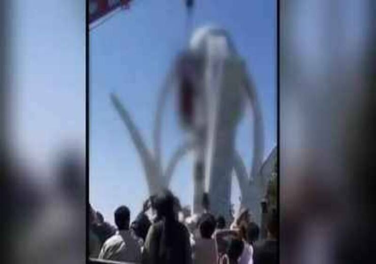 Corpses hanging in public: Taliban hanged 4 dead body தொடரும் தலிபான் கொடுமை: பொதுவெளியில் தொங்க விடப்பட்ட 4 சடலங்கள்!