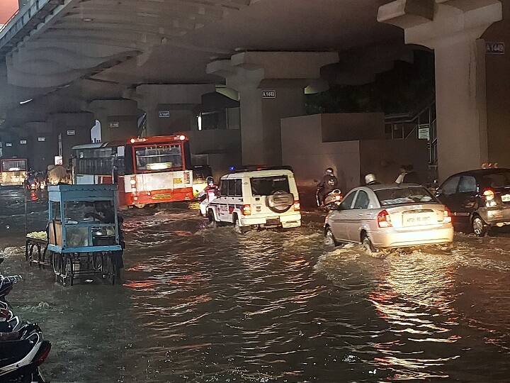 Hyderabad Rains: Person stucks in flood water in Manikonda, DRF teams searches continuous Hyderabad: మణికొండలో గల్లంతైన వ్యక్తి ఎవరో తెలిసింది.. 12 గంటల నుంచి నాలాలు, చెరువుల్లో ఆయన కోసం గాలింపు