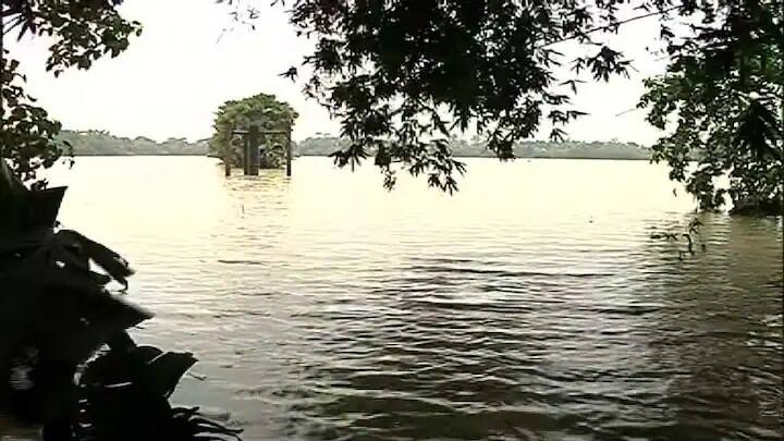 Heavy rain forecast for Vidarbha and Marathwada tomorrow! Cloudy rain in Akola, Hingoli's Kayadhu river is also full उद्या विदर्भ आणि मराठवाड्यात मुसळधार पावसाचा अंदाज! अकोल्यात ढगफुटीसदृश्य पाऊस, हिंगोलीची कयाधू नदीही फुल..