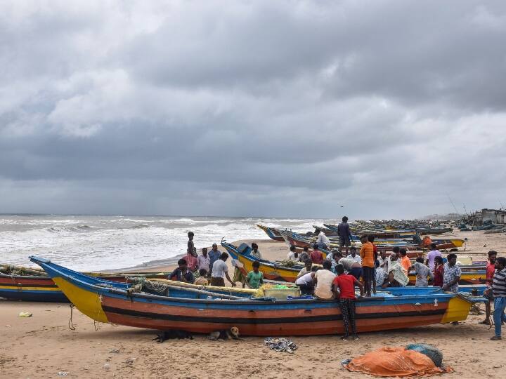 Cyclone Gulab Crosses North Andhra Pradesh & South Odisha Coasts, Likely To Weaken In 6 Hrs; Two Deaths Reported Cyclone Gulab Crosses North Andhra Pradesh & South Odisha Coasts, Two Deaths Reported So Far