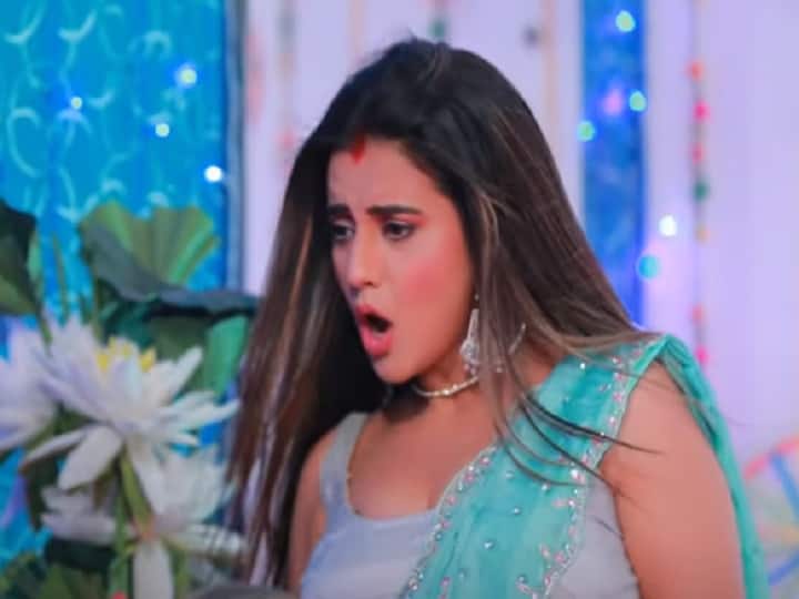 Bhojpuri Song Bhojpuri Actress Akshara Singh Song Dosh Naikhe Bangliniya Ke Viral on Youtube Watch Video Bhojpuri Song: भोजपुरी एक्ट्रेस Akshara Singh का गाना मचा रहा धमाल, वीडियो को मिल चुके हैं मिलियन व्यूज