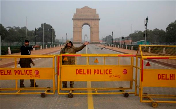 Farmers' Protest: Delhi Police Intensify Patrolling At Borders Ahead Of Samyukta Kisan Morcha’s ‘Bharat Bandh’ Farmers' Protest: Delhi Police Intensify Patrolling At Borders Ahead Of Samyukta Kisan Morcha’s ‘Bharat Bandh’