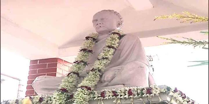 West Bengal CM Mamata Banerjee, Union Home Minister Amit Shah paid respect to Iswhar Chandra Vidyasagar Iswhar Chandra Vidyasagar: বিদ্যাসাগরের জন্মদিবসে ট্যুইটে শ্রদ্ধা মুখ্যমন্ত্রী, অমিত শাহের