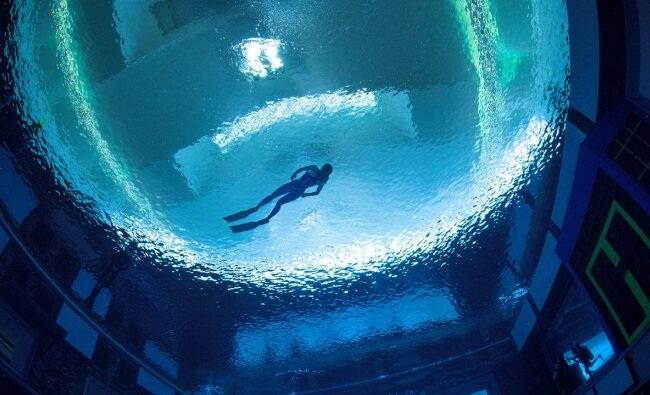 world's largest Swimming Pool has Ready to swim for swimmers in dubai UAE દુબઇમાં ખુલ્યો દુનિયાનો સૌથી મોંઘો સ્વિમિંગ પુલ, એક કલાક નહાવાનો ચાર્જ છે હજારોમાં, જાણો વિગતે