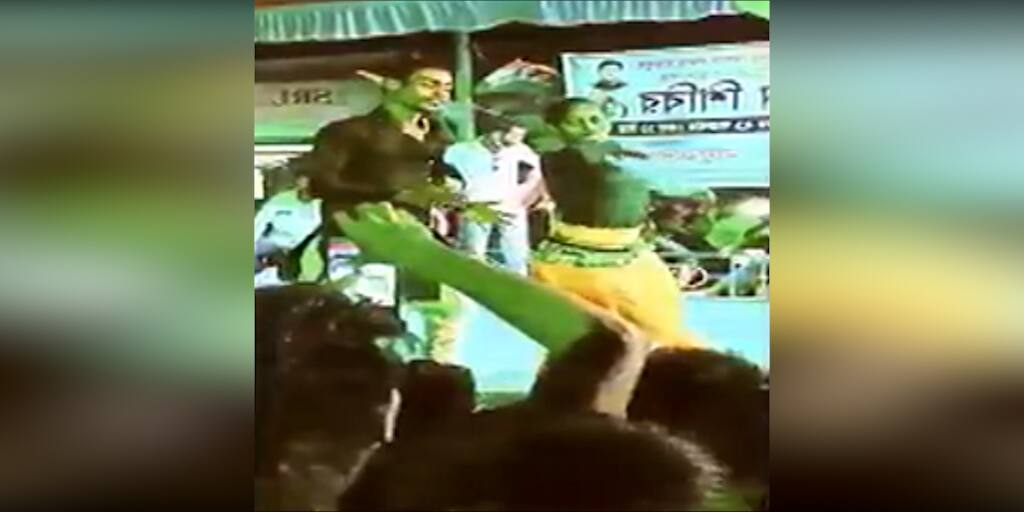 TMC: তৃণমূলের রক্তদান শিবিরে ‘উদ্দাম নাচ’, তুমুল বিতর্কে জড়াল শাসক দল North 24 paragana tmc involved in a heated debate to dance in blood donation camp TMC: তৃণমূলের রক্তদান শিবিরে ‘উদ্দাম নাচ’, তুমুল বিতর্কে জড়াল শাসক দল