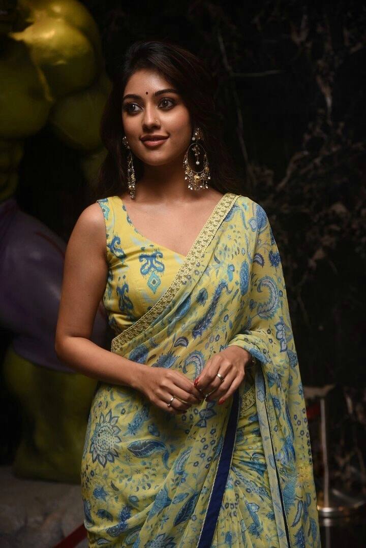 பறக்குறேன் பறக்குறேன் தெரிஞ்சுக்கடி உனக்கு நான் எனக்கு நீ புரிஞ்சுக்கடி