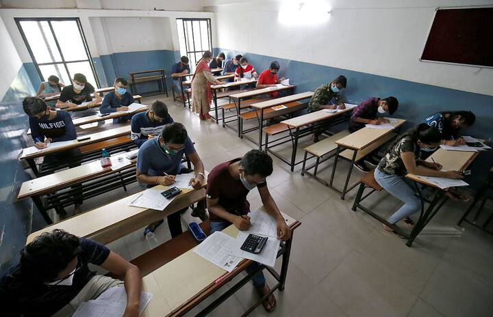 Bharat Bandh: Several Exams postponed in AP and Telangana Exams Postponed: భారత్ బంద్.. తెలుగు రాష్ట్రాల్లో రేపు పలు పరీక్షలు వాయిదా..