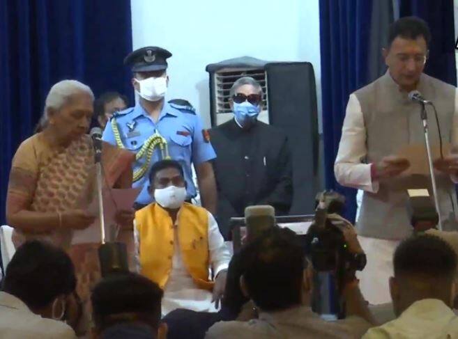 Yogi Cabinet Expansion Live Updates: will be expanded today before the assembly elections, 7 new ministers including Jitin Prasad can take oath Yogi Cabinet Expansion Live: यूपी में 7 नए मंत्रियों ने ली शपथ, जितिन प्रसाद को कैबिनेट मंत्री बनाया गया, बाकी सभी बने राज्य मंत्री