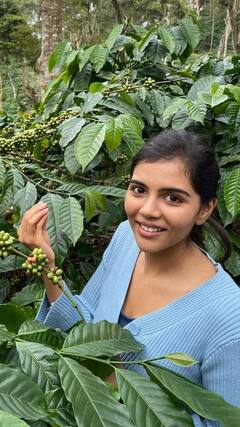 Kalyani Priyadarshan | காற்றுக்குள்ளே வாசம் போல.. கல்யாணி பிரியதர்ஷன் அட்வெஞ்சர் ட்ரிப் ஃபோட்டோஸ்!