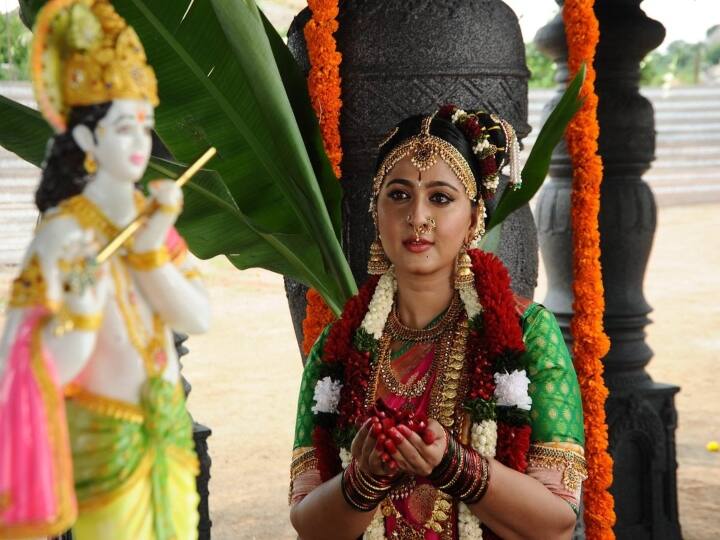 anushka shetty soon to get marry famous director in telugu Anushka Shetty | அனுஷ்காவிற்கு விரைவில் திருமணம் ! தெலுங்கு இயக்குநரை மணக்கிறரா?