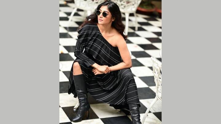 শোনা যায়, বেশ কিছু বছর আগে পরিচালক সৃজিত মুখোপাধ্যায়ের সঙ্গে সম্পর্কে ছিলেন পাওলি। যদিও পরিচালক কিংবা অভিনেত্রী কারও পক্ষ থেকেই অফিশিয়ালি কিছু জানানো হয়নি।