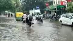અમદાવાદ: ધોધમાર વરસાદથી ભરાયા રસ્તા પર પાણી, તંત્રની નિષ્ક્રિયતા સામે આવી