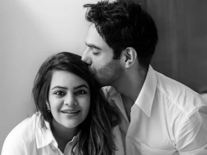 Aparshakti Khurana Drops Beautiful Family Monochrome Picture As Daughter Arzoie Completes 1 Month Aparshakti Khurana Drops A Beautiful Family Monochrome PIC As Daughter Arzoie Turns One-Month Old