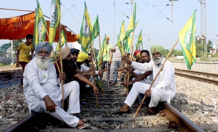 Marking one year of the Farmers' Protest the farmers union called for a nationwide Bharat Bandh. (Image Source: PTI)