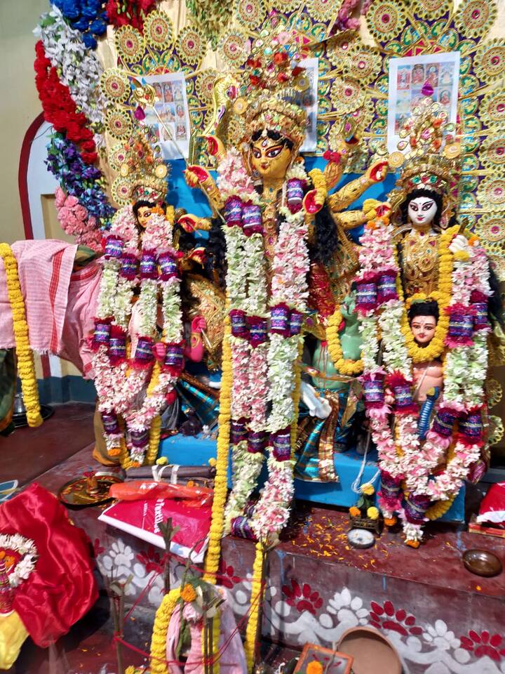 ছবি - পৃথা রায়চৌধুরী (পরিবারের সদস্যা)