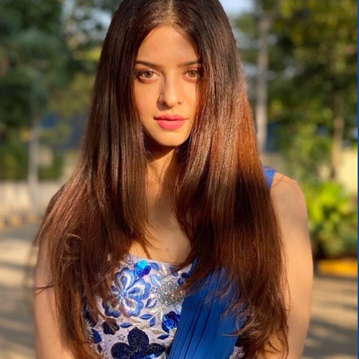 2007లో వచ్చిన 'విజయదశమి' సినిమాతో  కళ్యాణ్ రామ్‌తో జతకట్టింది.