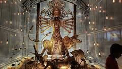 Durga Puja Special: আলিপুর ৭৮ পল্লির থিম কুহেলিকা, তালা-শিকল ও ধাতব সামগ্রীতে তৈরি প্রতিমা