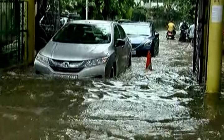 Ahmedabad Monsoon : heavy rainfall in Ahmedabad, water logging on roads Ahmedabad : 10 મિનિટના વરસાદમાં આ વિસ્તાર થઈ ગયો પાણી-પાણી, લોકો થયા પરેશાન, જુઓ તસવીરો