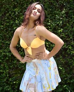 'તારક મહેતા.......'ની એક્ટ્રેસના બોલ્ડ પોઝ જોઈ ચાહકો દંગ, જાણો સીરિયલમાં કર્યો છે ક્યો રોલ ?