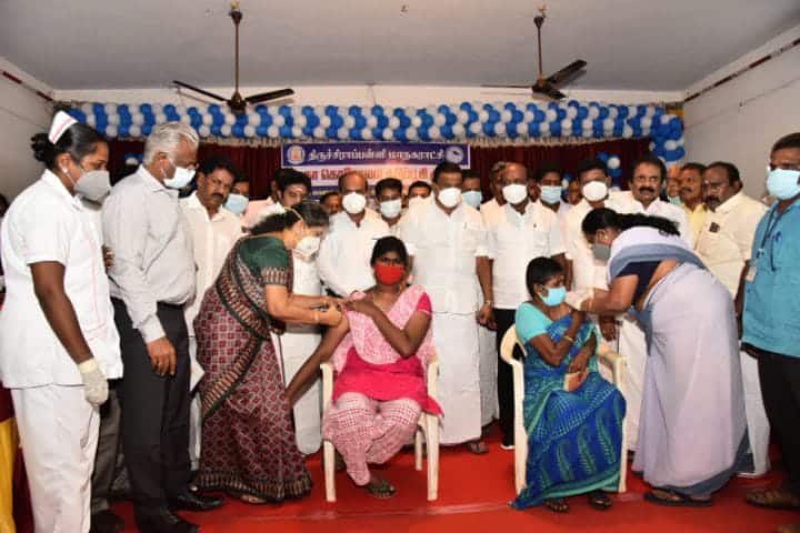 1,06,156 people have traveled to the Corona mega vaccination camp in Trichy district திருச்சி  மாவட்டத்தில் கொரோனா மெகா தடுப்பூசி முகாமில் 1,06,156 பேருக்கு தடுப்பூசி