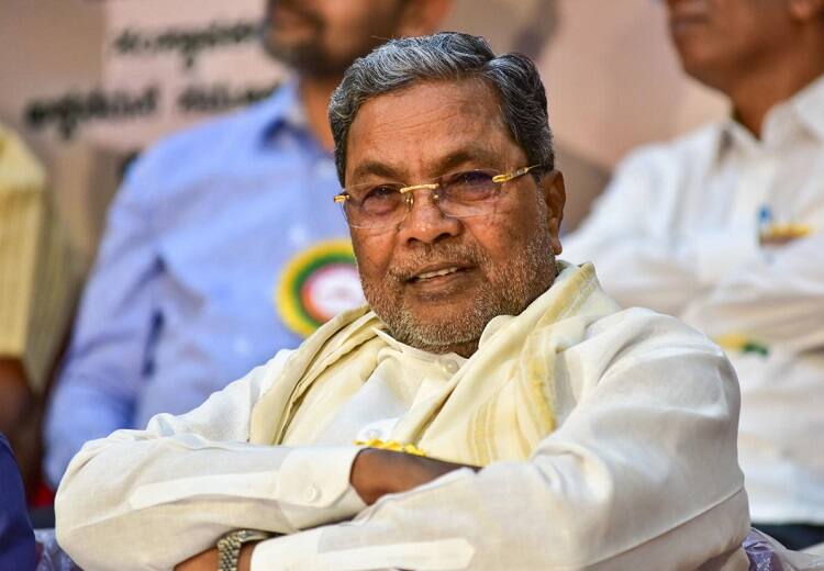 Siddaramaiah says BJP are Talibans and RSS-BJP shares genealogy with Hitler in an event organised by DInesh Gundu Rao `ஹிட்லர் வம்சம்.. தலிபான்கள்!’ - ஆர்.எஸ்.எஸ், பாஜகவைக் கடுமையாகச் சாடியுள்ள சித்தராமையா!