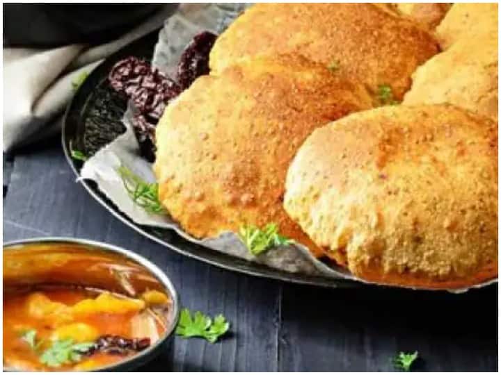 Kitchen Hack, Make Banarasi Bedmi Poori with Aloo Sabzi for Breakfast And Banarsi Bedmi Puri And Kitchen Hack: नाश्ते में बनाना हो कुछ चटपटा, तो बनाएं बनारसी Bedmi Poori के साथ आलू की सब्जी