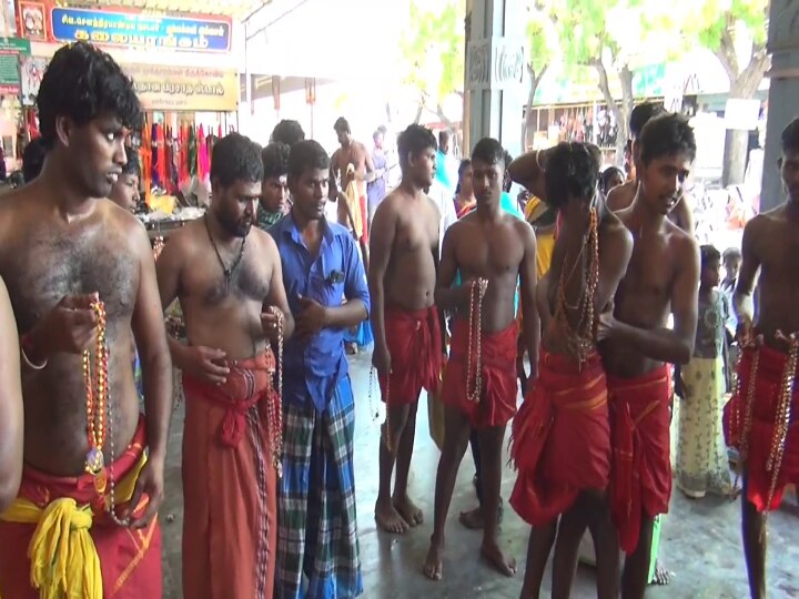 குலசேகரப்பட்டினம் தசராவுக்கு அனுமதி வேண்டும் - சினிமா நடிகர்களின் வேடங்கள் அணிந்து கோரிக்கை மனு