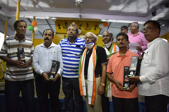 গঙ্গাবক্ষে বেঙ্গল টেবিল টেনিস সংস্থার শেষ পুরস্কার বিতরণী অনুষ্ঠান