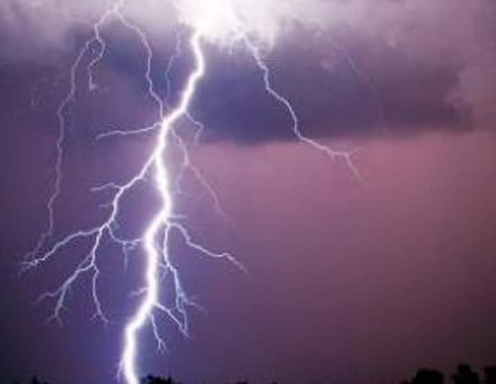 Two persons died due to lightning strikes in Surendranagar Surendranagar : વીજળી પડતાં બે લોકોના મોત, એક ઘાયલ