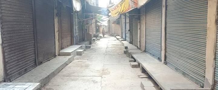 ਪੰਜਾਬ ਤੇ ਹਰਿਆਣਾ ਦੇ ਵੱਖ-ਵੱਖ ਸ਼ਹਿਰਾਂ ਤੋਂ ਕਿਸਾਨਾਂ ਦੇ ਭਾਰਤ ਬੰਦ ਦੀਆਂ ਤਸਵੀਰਾਂ ਸਾਹਮਣੇ ਆਈਆਂ ਹਨ।