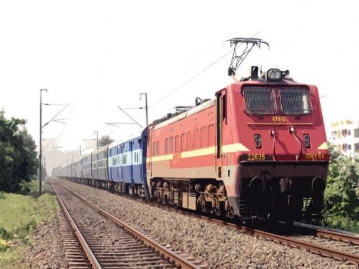 Thieves steal railway line to complete drug addiction, police arrest on the spot ਨਸ਼ੇ ਦੀ ਲੱਤ ਪੂਰੀ ਕਰਨ ਲਈ ਚੋਰਾਂ ਨੇ ਰੇਲਵੇ ਲਾਈਨ ਹੀ ਕਰ ਲਈ ਚੋਰੀ, ਪੁਲਿਸ ਨੇ ਮੌਕੇ 'ਤੇ ਹੀ ਕੀਤਾ ਗ੍ਰਿਫਤਾਰ 