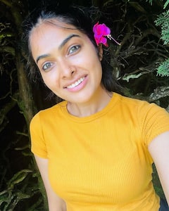 Divi Vadthya Photos: మేకప్ లేకుండా దివి ఎలా ఉంటుందో చూశారా..?
