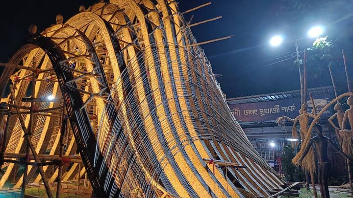 প্রতিটা পুজোতেই এখন শেষ মুহূর্তের প্রস্তুতি চলছে।