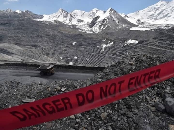 Canada News 39 workers trapped in a mine in Canada rescue operation continues Canada News: कनाडा में खदान में फंसे 39 मजदूर, सुरक्षित निकालने का काम मुश्किलों के बीच जारी