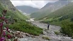 Uttarakhand: फूलों की घाटी में पर्यटकों की भीड़! कोरोना काल में बना नया रिकॉर्ड। Hindi News