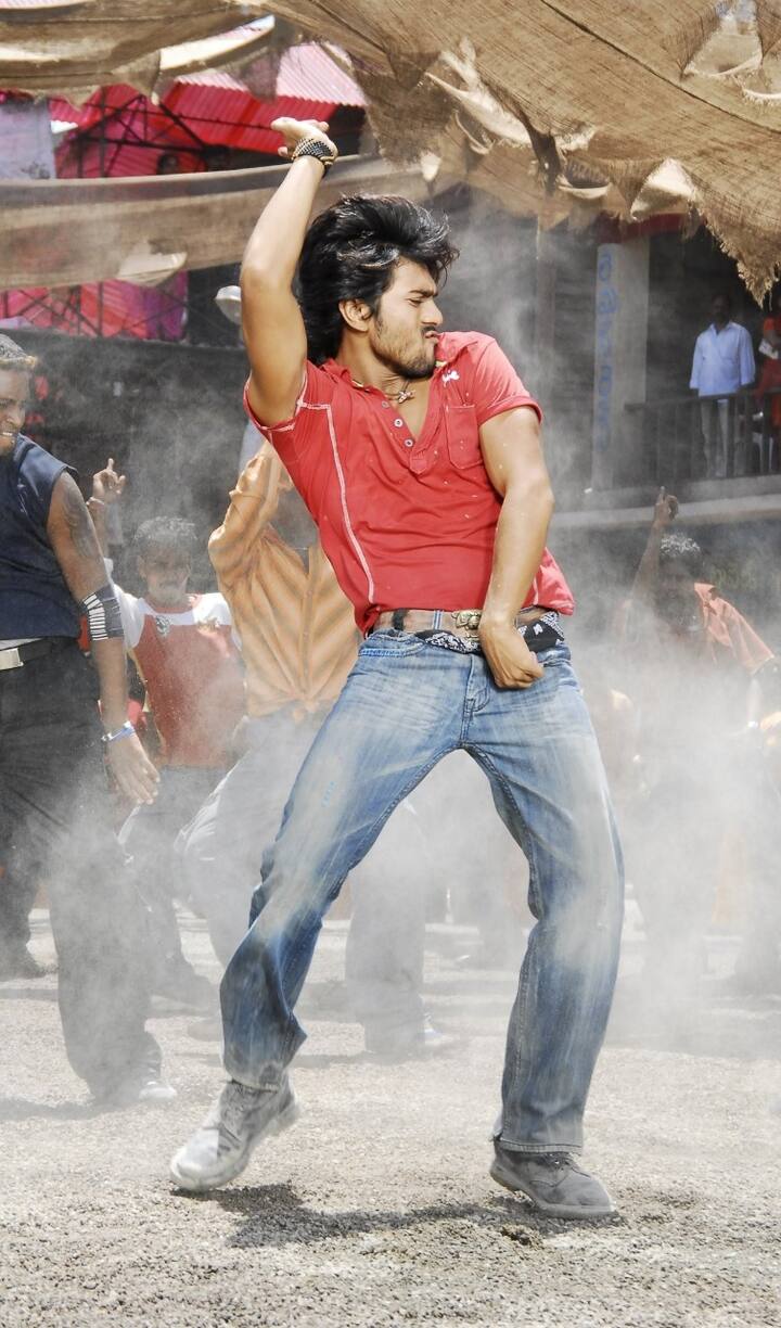 (Image Credit: Puri Jagannath and RC Fans/Twitter) చిరుత సినిమాతో చెర్రీకి మంచి బ్రేక్ ఇచ్చారు డెరైక్టర్ పూరీ జగన్నాథ్.