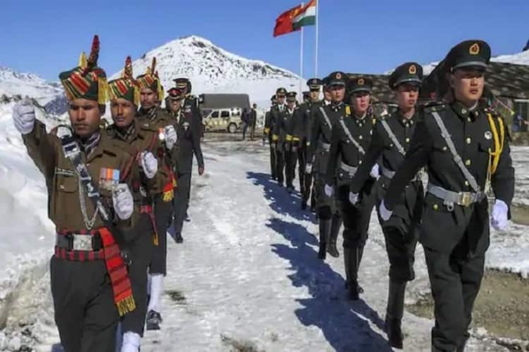 13th India and China Military Level meeting India insists on unreasonable and unrealistic demands says PLA Western theatre command இந்தியா-சீனா இராணுவத்திற்கு இடையிலான பேச்சுவார்த்தை:  எல்லையில் சீனா ராணுவம் குவிப்பு!