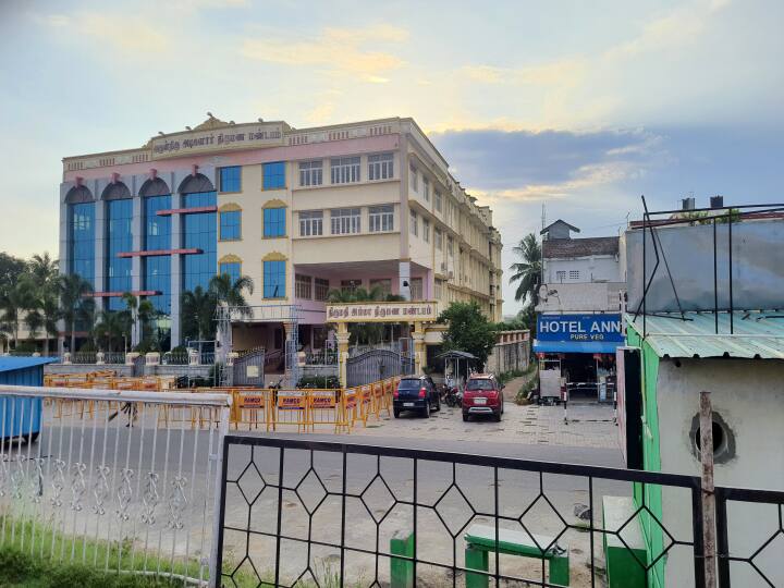 melmaruvathur siddhar peedam marriage hall was encroached to occupy the water body district admin takes action Abp Impact : ஆக்கிரமிப்பில் மேல்மருவத்தூர் அடிகளார் மண்டம்: அகற்ற மாவட்ட நிர்வாகம் தயார்!