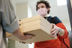 Swiggy and Zomato: స్విగ్గీ, జొమాటో డెలివరీ బాయ్స్... మా వాష్ రూమ్స్ వాడొద్దు... రెస్టారెంట్ యాజమాన్యంపై నెటిజన్ల ఆగ్రహం