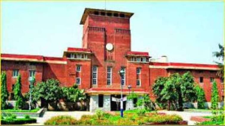 100% cut-off for 10 courses including Economics, B.Com in Delhi University this year DU 1st Cut off List 2021: दिल्ली यूनिवर्सिटी में  इस साल इकोनॉमिक्स, B.Com सहित 10 कोर्सेज की कट-ऑफ 100%