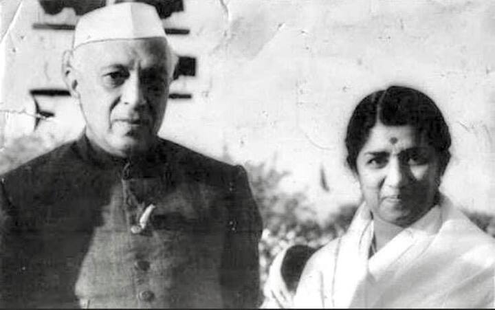 लता मंगेशकरांच्या कारकिर्दीची सुरुवात 1942 मध्ये झाली, 2001 साली त्यांना 'भारतरत्न' पुरस्काराने सन्मानित करण्यात आले. (Photo:@LataMangeshkar/FB)