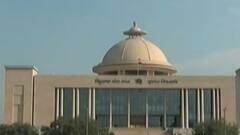 આપણી ખબરઃ વિધાનસભાના બીજા દિવસે પણ કોંગ્રેસે કર્યો હોબાળો, બેનરો સાથે વિરોધ દેખાવ કર્યો