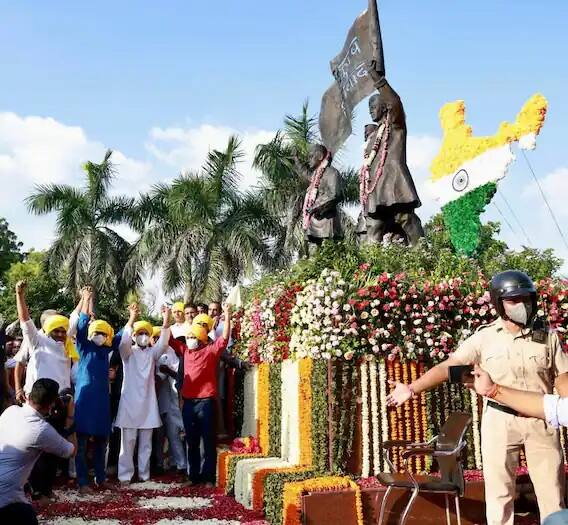 दलित समाजातील जिग्नेश गुजरातच्या वडगाम विधानसभा मतदारसंघातून अपक्ष आमदार आहेत.