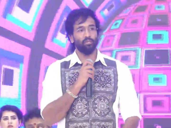 Vishnu Manchu: పవన్ వ్యాఖ్యలపై స్పందించిన మంచు విష్ణు.. ‘మా’లో నామినేషన్ దాఖలు Vishnu Manchu Responds on Pawan Kalyan's comments about Tollywood tickets issue Vishnu Manchu: పవన్ వ్యాఖ్యలపై స్పందించిన మంచు విష్ణు.. ‘మా’లో నామినేషన్ దాఖలు