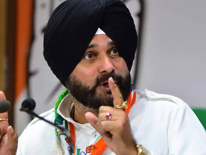 Navjot Singh Sidhu Resign Punjab Congress Chief Resignation ahead Punjab Election 2022 Navjot Singh Sidhu Resign: పీసీసీ చీఫ్ పదవికి సిద్ధూ రాజీనామా.. అమరీందర్ సింగ్ కౌంటర్!