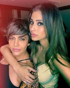 Unseen Pictures: મૌની રૉયના બર્થડે પર મંદિરા બેદીએ શેર કરી અનસીન તસવીરો, ને લખી સ્પેશ્યલ કવિતા